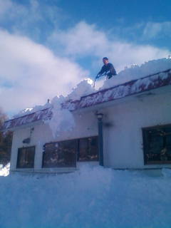 屋根の雪下ろし